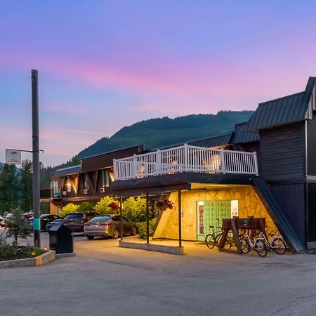 Stoke Hotel Surestay Collection By Best Western Revelstoke Exteriér fotografie