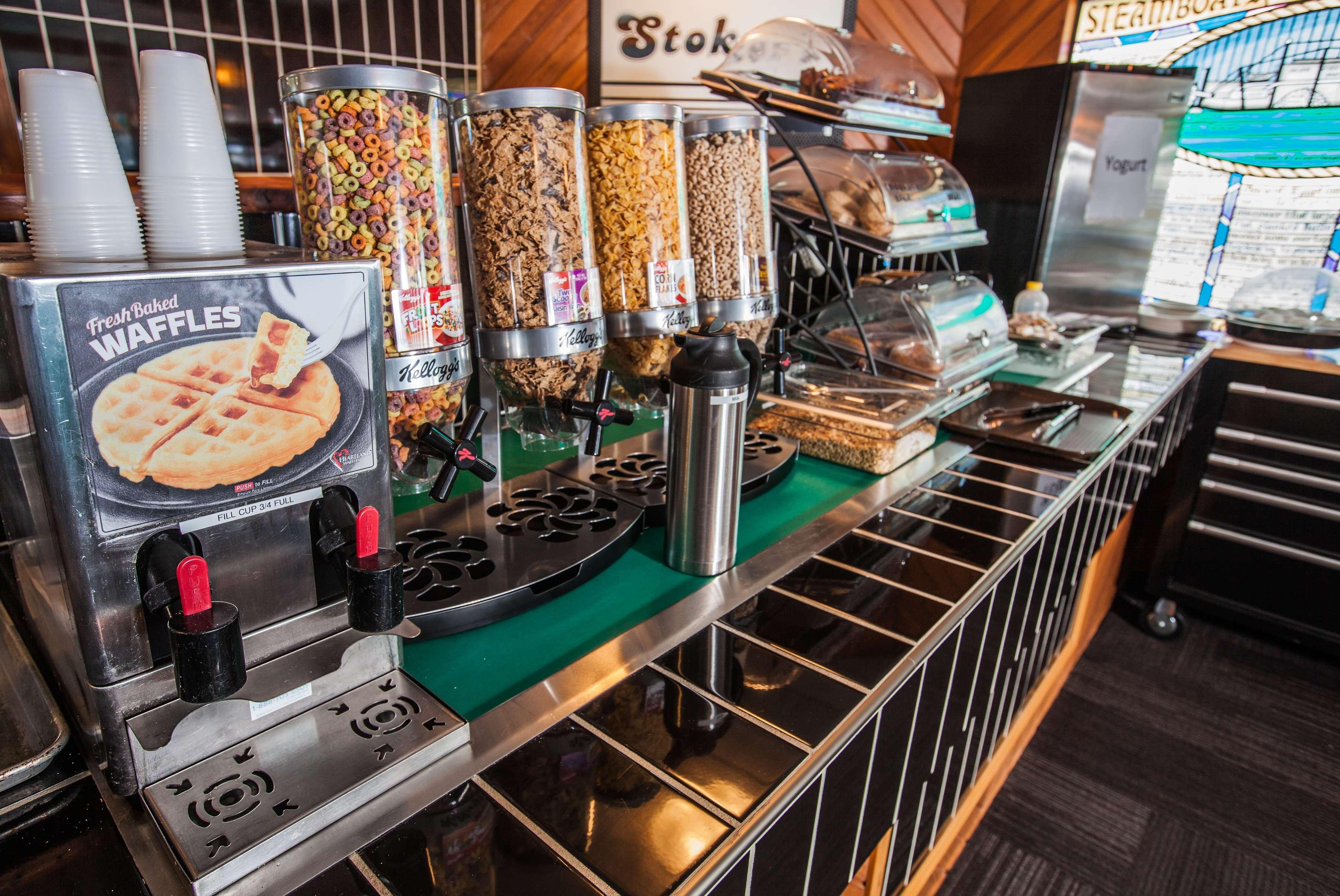 Stoke Hotel Surestay Collection By Best Western Revelstoke Exteriér fotografie