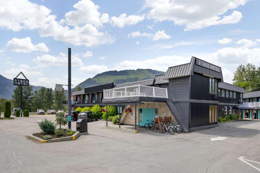 Stoke Hotel Surestay Collection By Best Western Revelstoke Exteriér fotografie