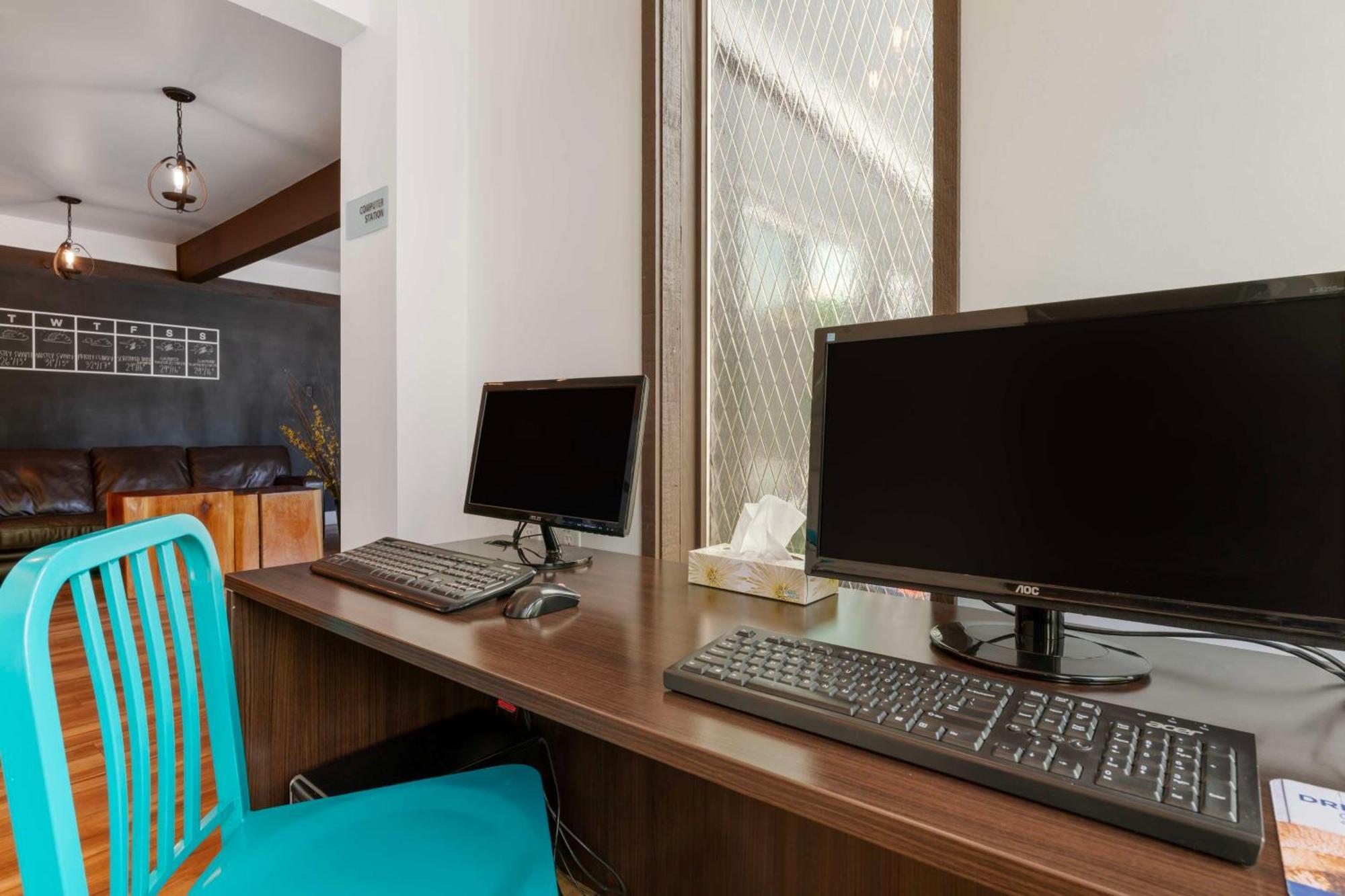 Stoke Hotel Surestay Collection By Best Western Revelstoke Exteriér fotografie