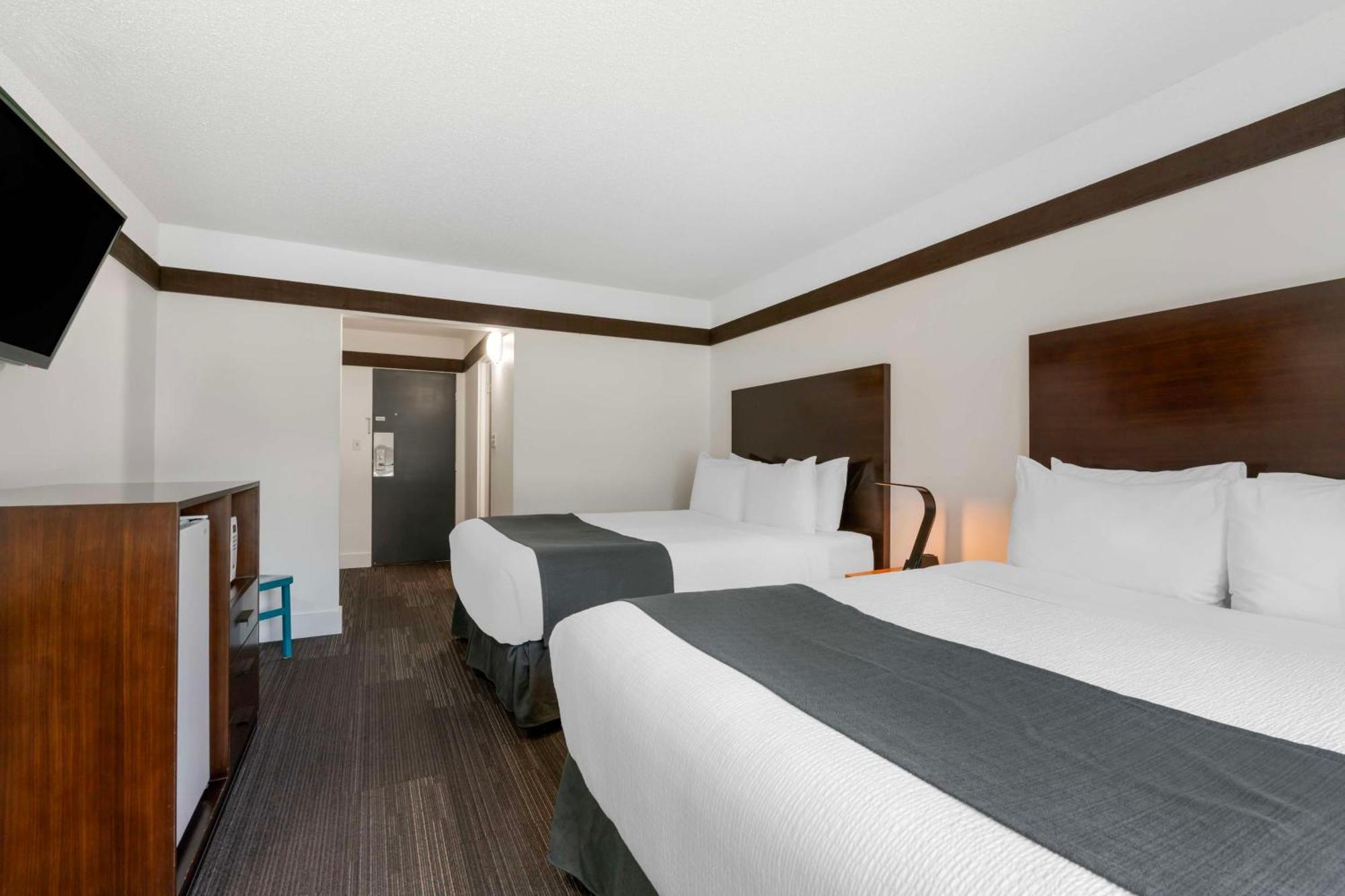 Stoke Hotel Surestay Collection By Best Western Revelstoke Exteriér fotografie