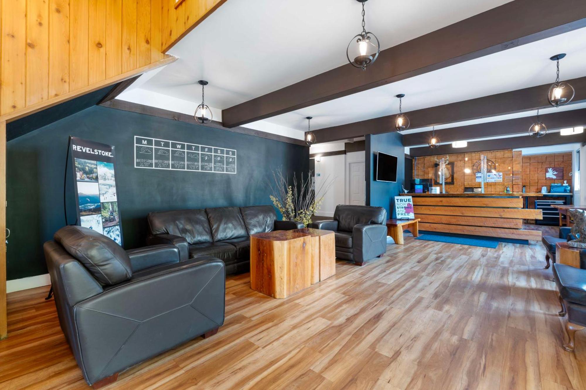 Stoke Hotel Surestay Collection By Best Western Revelstoke Exteriér fotografie
