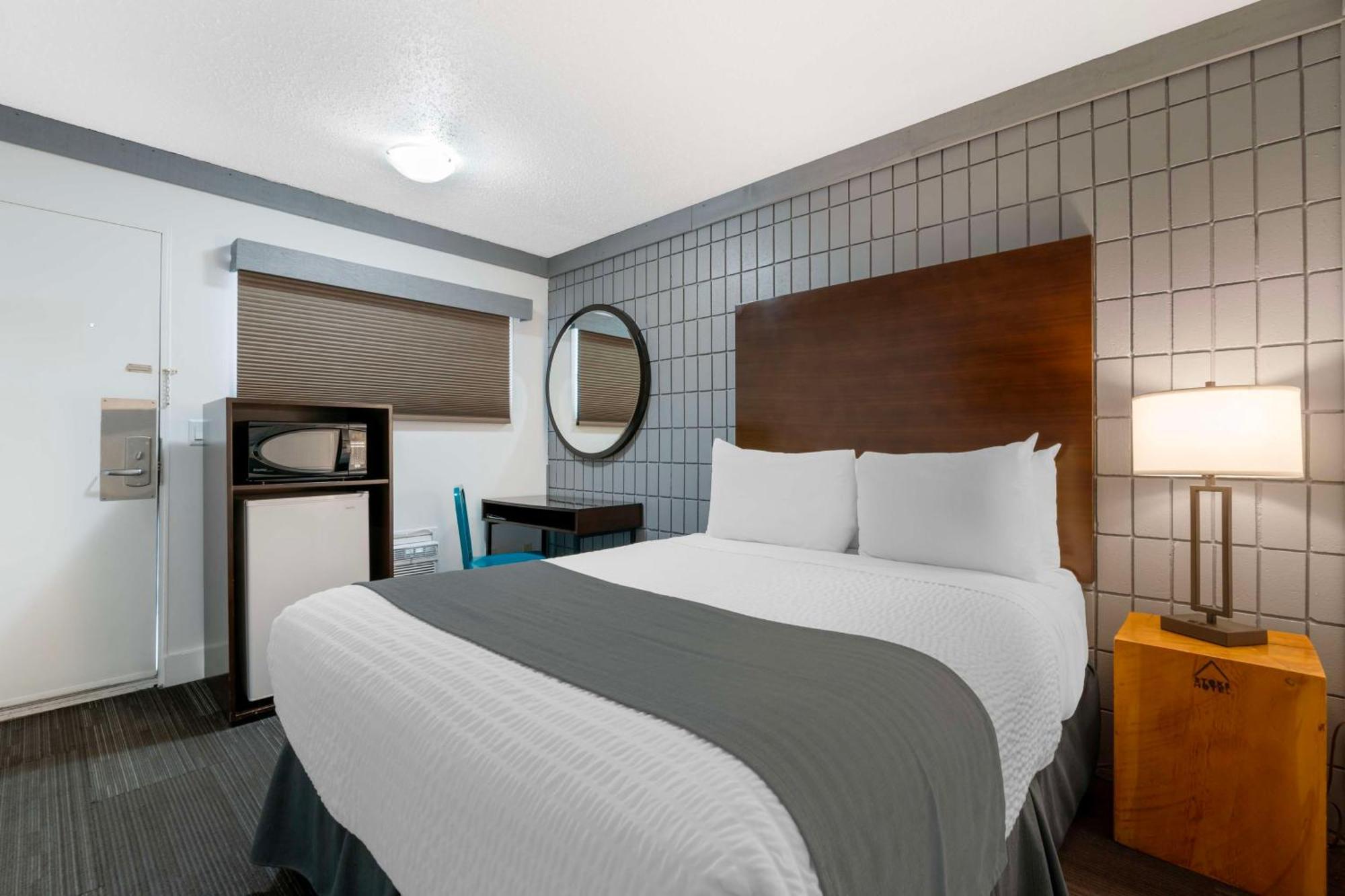 Stoke Hotel Surestay Collection By Best Western Revelstoke Exteriér fotografie