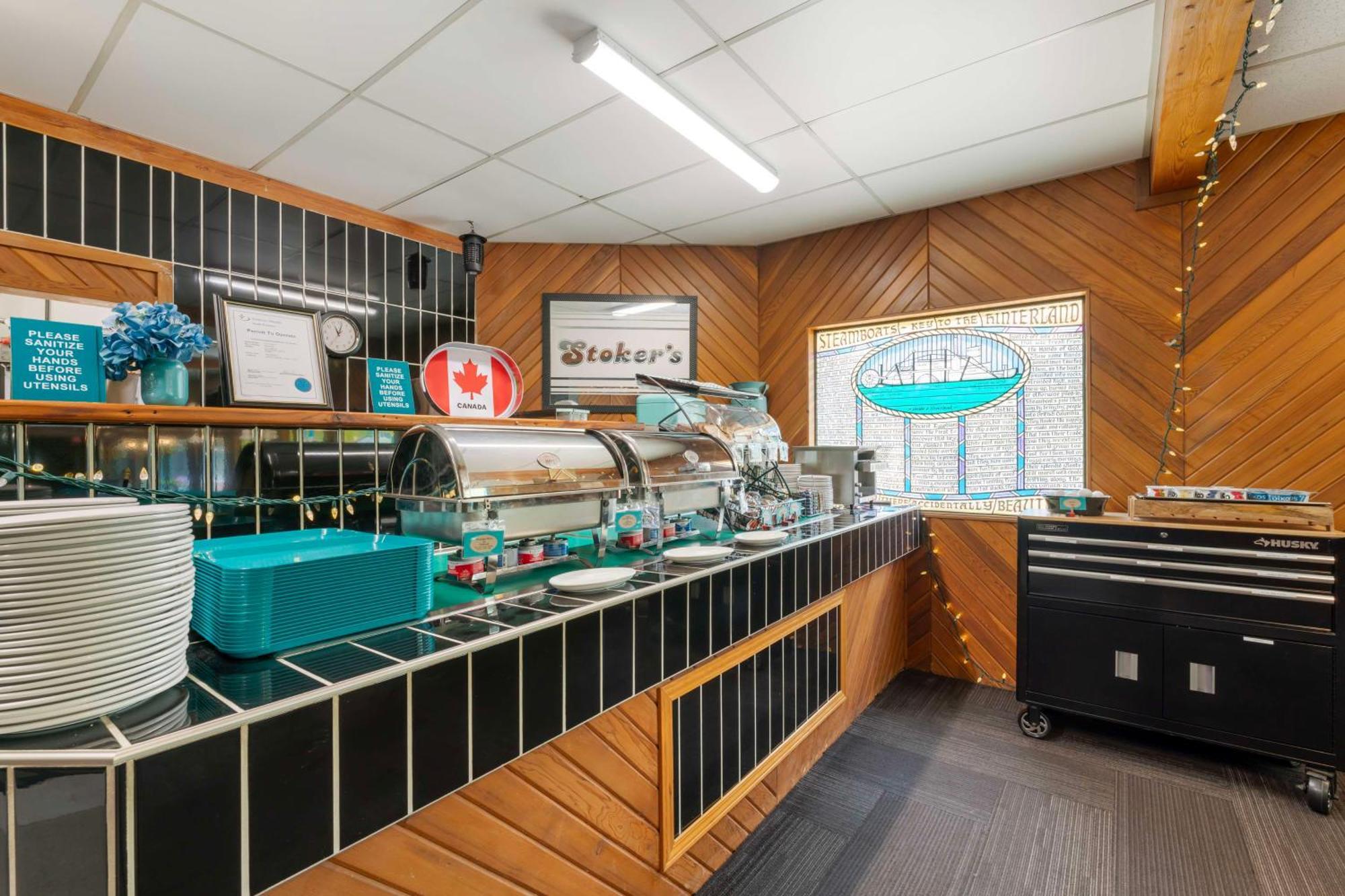 Stoke Hotel Surestay Collection By Best Western Revelstoke Exteriér fotografie