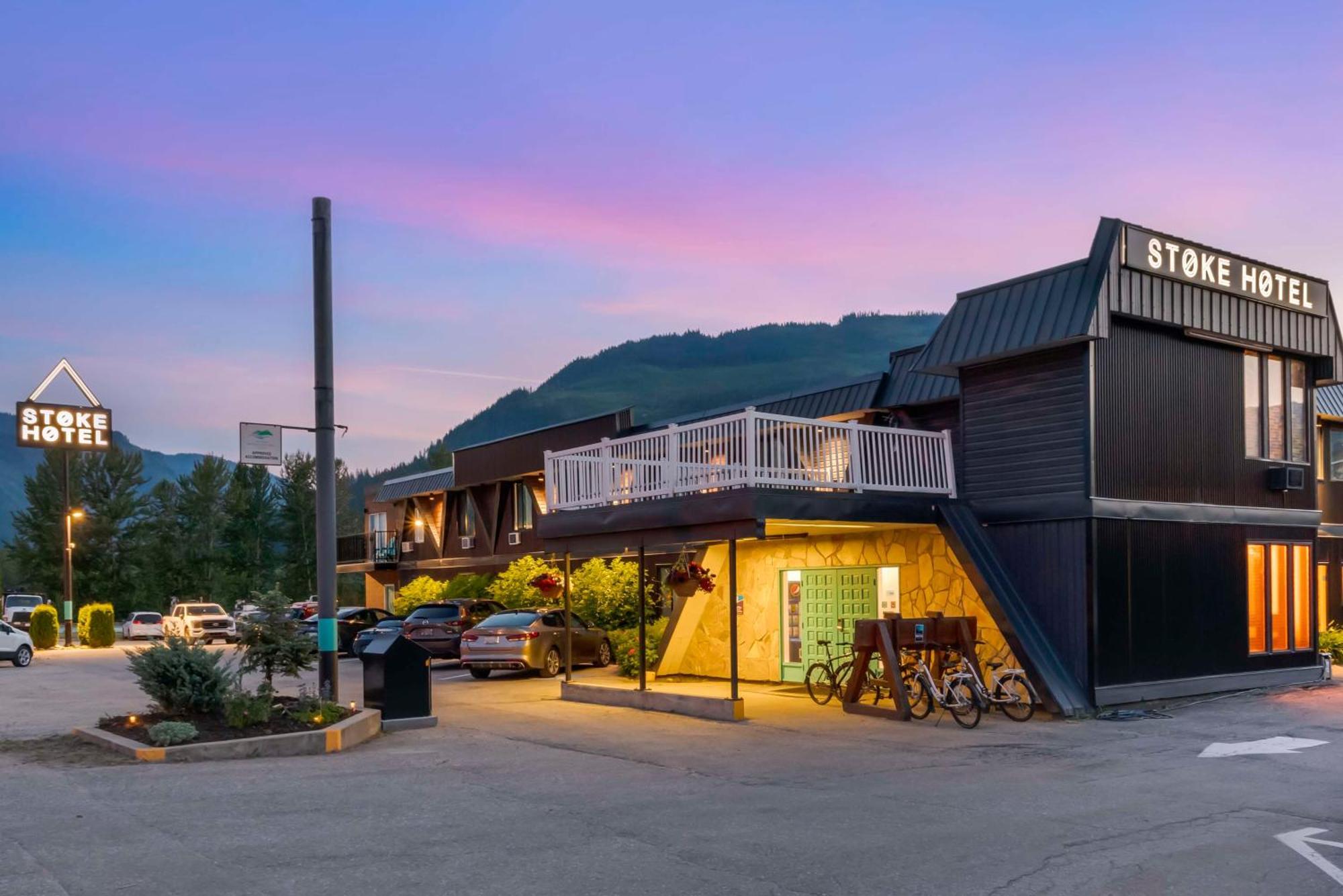 Stoke Hotel Surestay Collection By Best Western Revelstoke Exteriér fotografie
